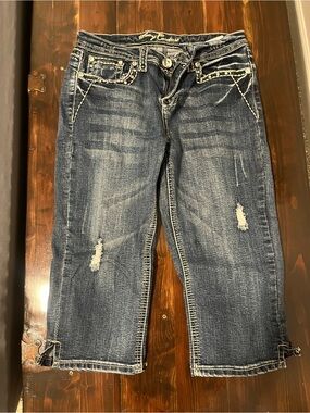 Sexy Couture Embellished Mid-Rise Distressed Denim Capris - Dark Blue